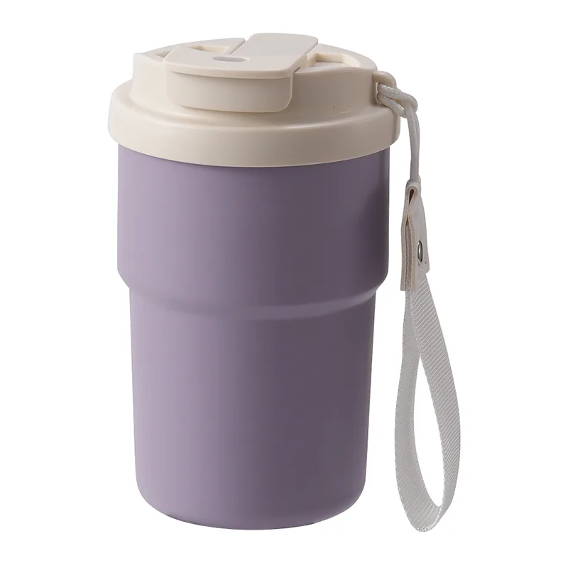 Mga tasa ng kape na may mga takip
